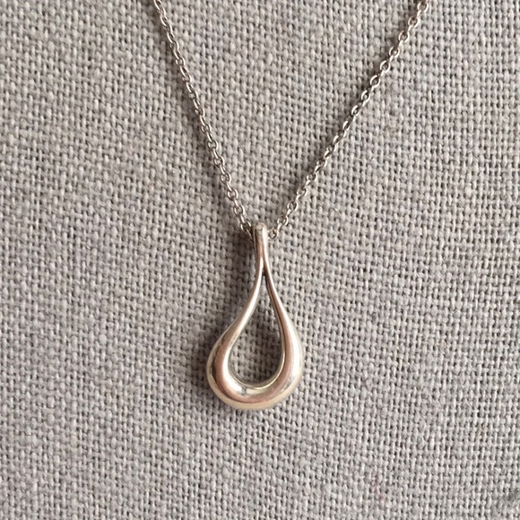 Tiffany&Co. Elsa Peretti Open Teardrop Pendant Necklace in Sterling Silver (18") - Picture 3 of 5